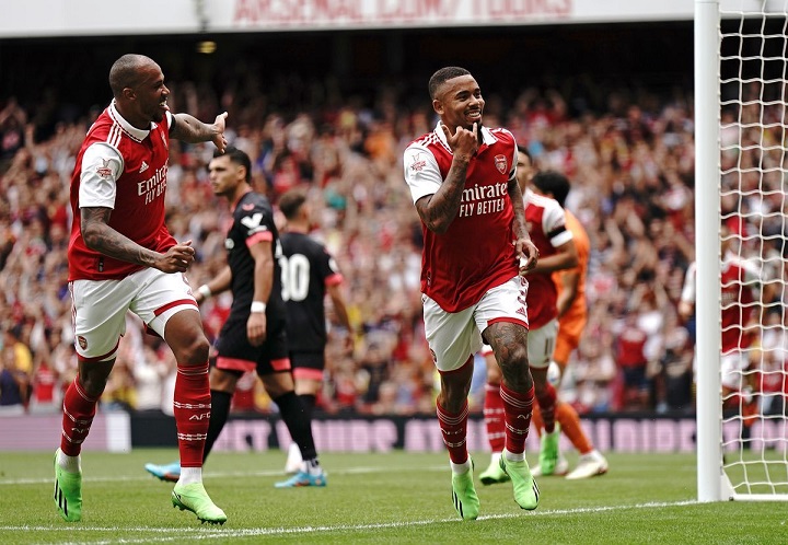 De første mesterskapstrofeene for hvert lag i den nye sesongen